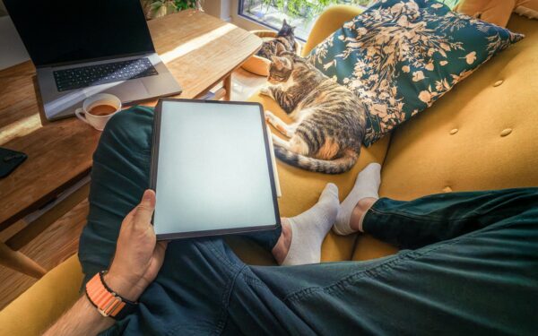 Common mistakes that shorten the life of your touch‑screen device