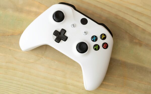 Customizable controllers: modular pads, paddles and pro features explained