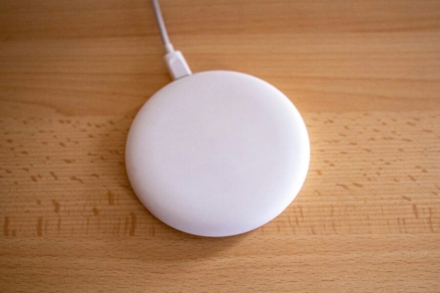 Smartphone charging bedside table cable