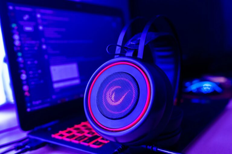 Close gaming headset ear cups