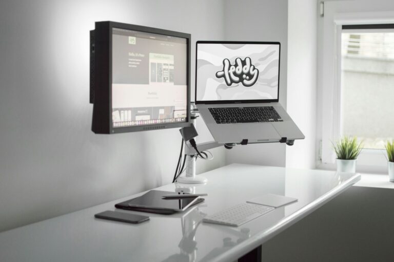Monitor stand height adjustment
