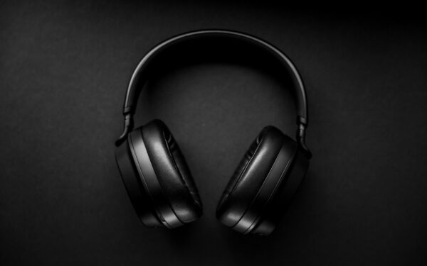 How to use wireless headphones with your TV for late‑night watching
