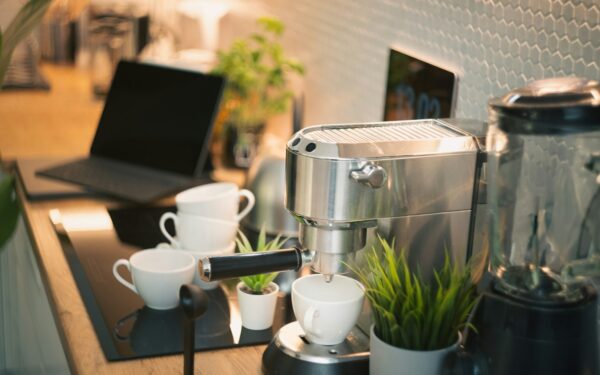 Smart coffee makers explained: how to choose, set up and actually use one