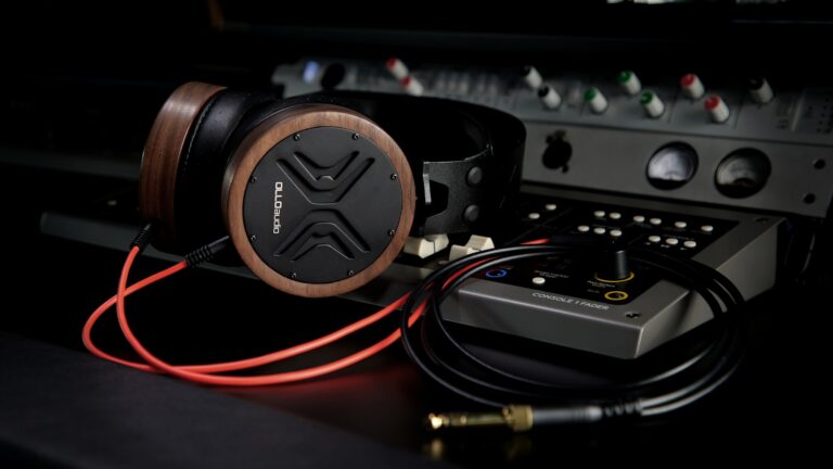 Open back studio headphones audio interface