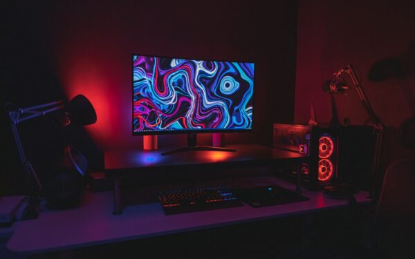 Compact gaming setup ideas for small rooms and tight desks