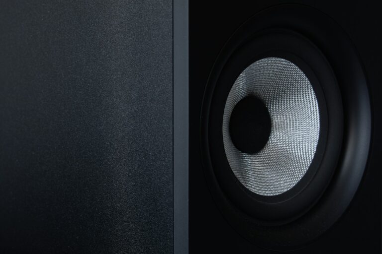 Dolby atmos soundbar close home cinema soundbar subwoofer
