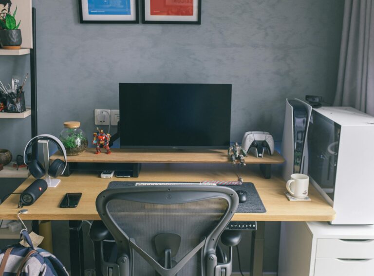 Gaming desk ergonomic
