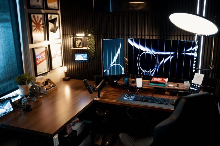 Dual monitor home