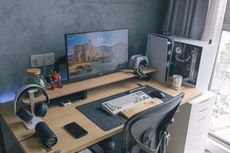Gaming desk ergonomic