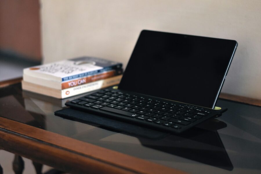 Wireless keyboard desk laptop tablet