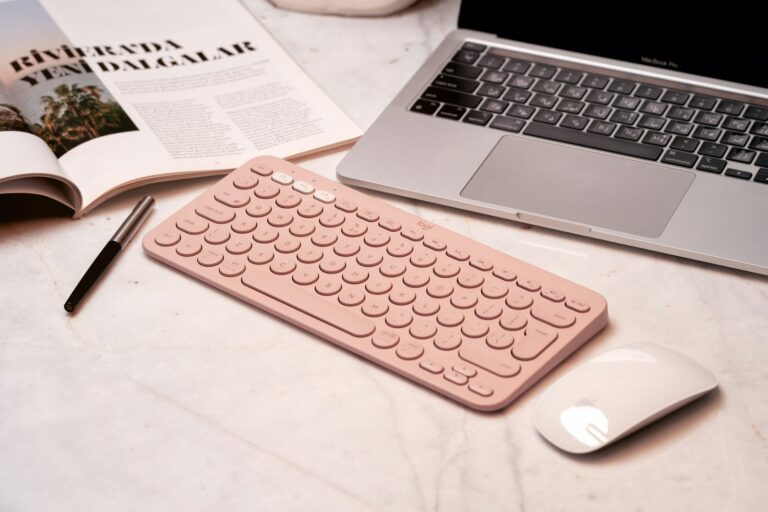 Wireless keyboard desk laptop tablet