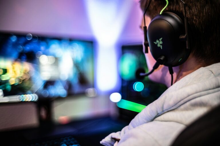 Close gaming monitor