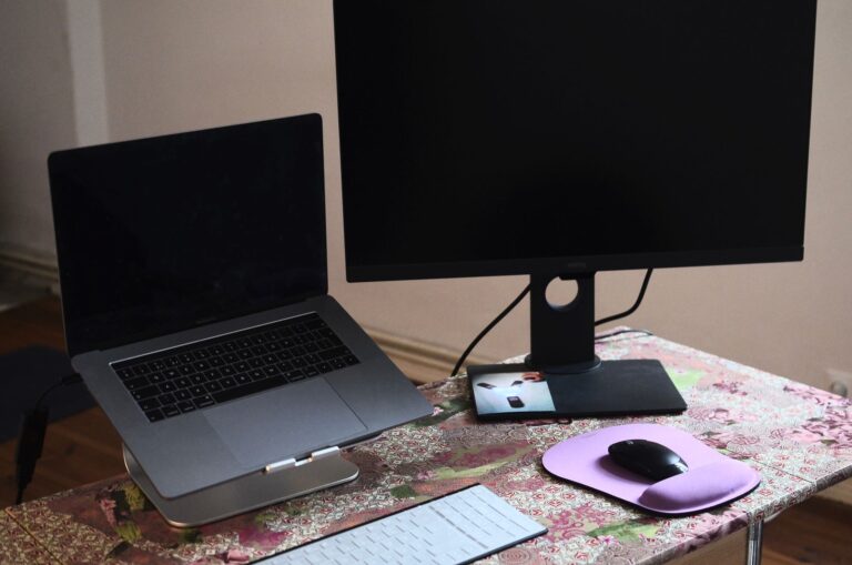 Laptop metal stand