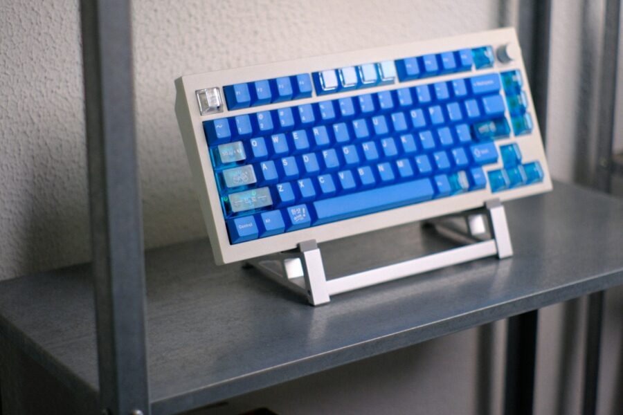 Laptop metal stand