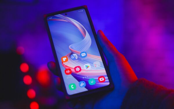 How OLED displays really affect your smartphone experience