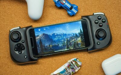 How phone grips, clips and tiny tripods are reshaping mobile gaming on the go
