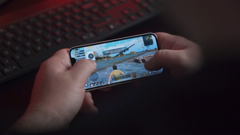 Mobile gaming phone