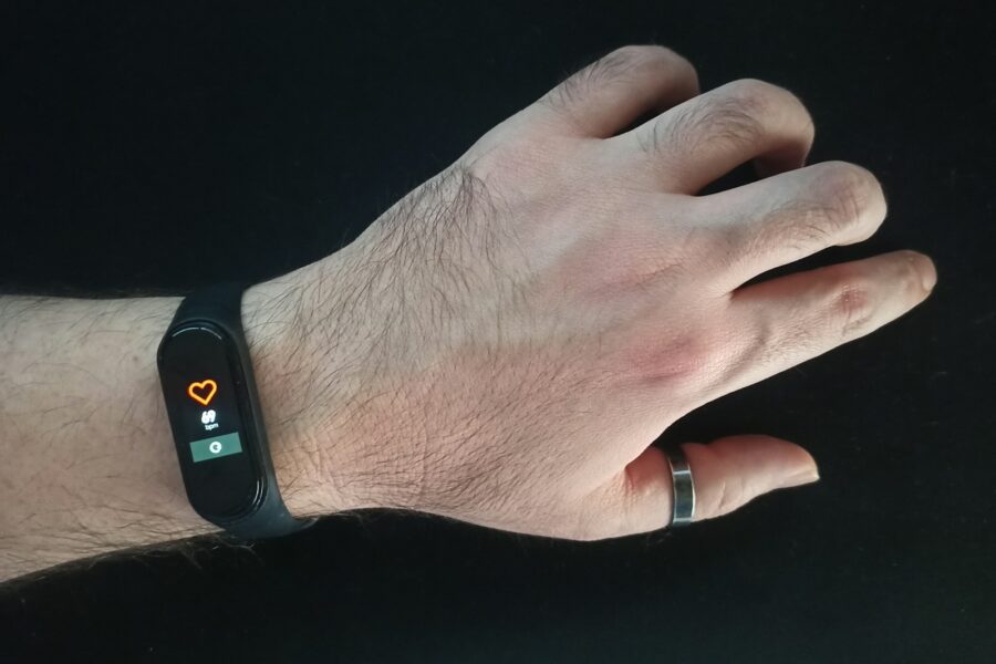 Person hand wearing
