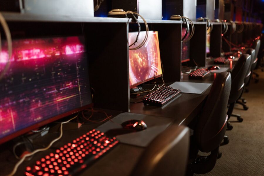 Gaming headset desk rgb keyboard monitor