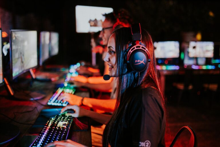 Gaming headset desk rgb keyboard monitor