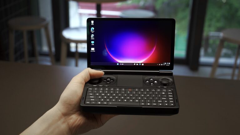 Gaming handheld desk