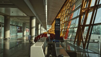 How to choose a travel-friendly laptop or tablet that does not slow you down