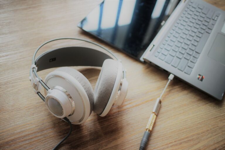 Ear headphones desk