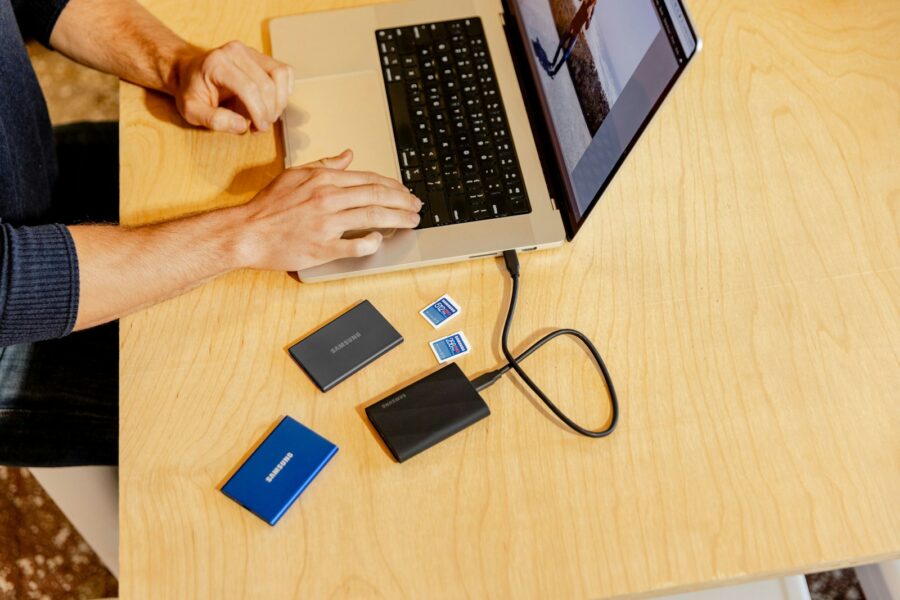 Laptop tablet desk