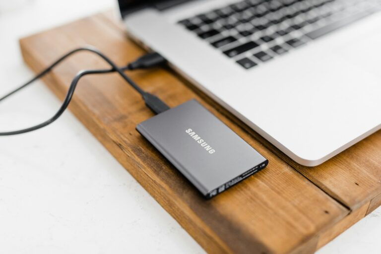 Laptop tablet desk
