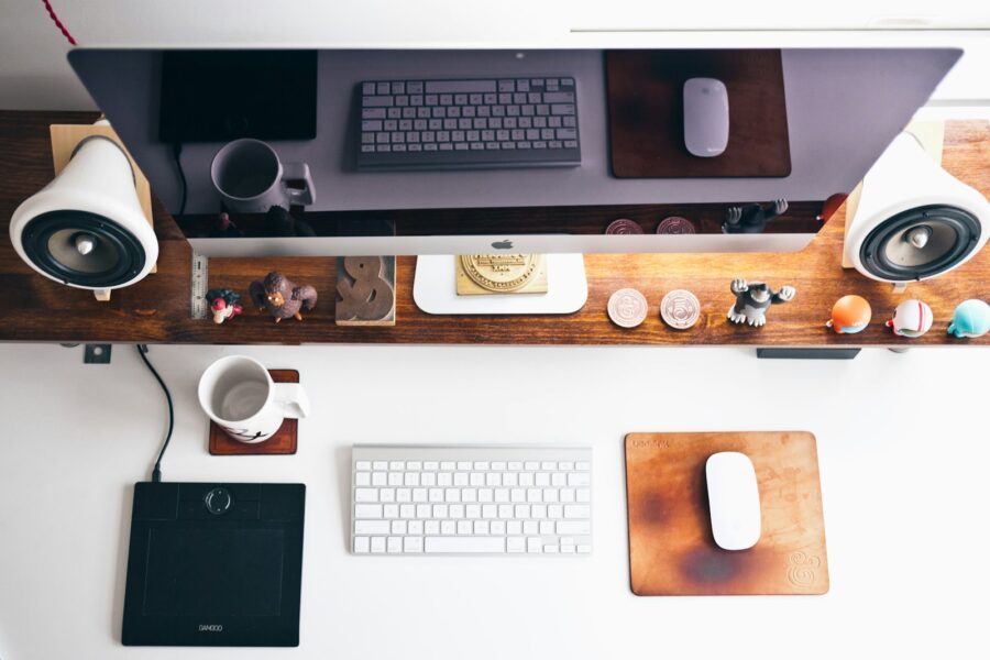 Laptop tablet desk