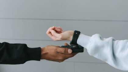 How to get contactless payments on your wrist without buying a new watch
