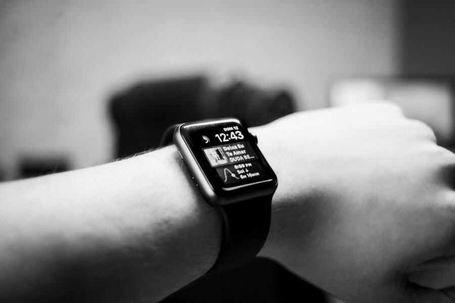 Smartwatch wrist notification