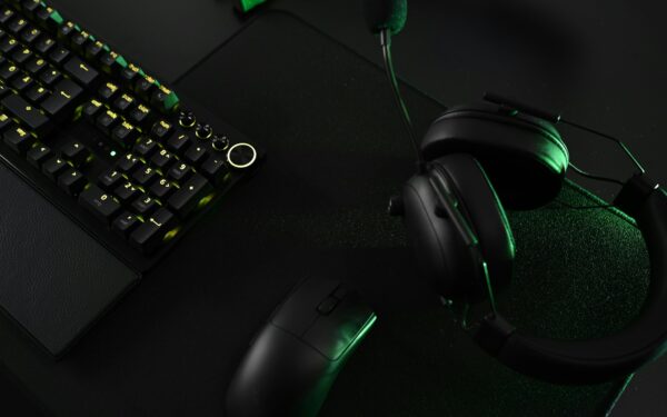 How to pick a gaming headset that feels great for long sessions