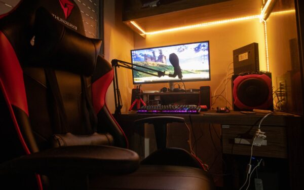 How to pick a gaming microphone that makes your voice sound clear and confident