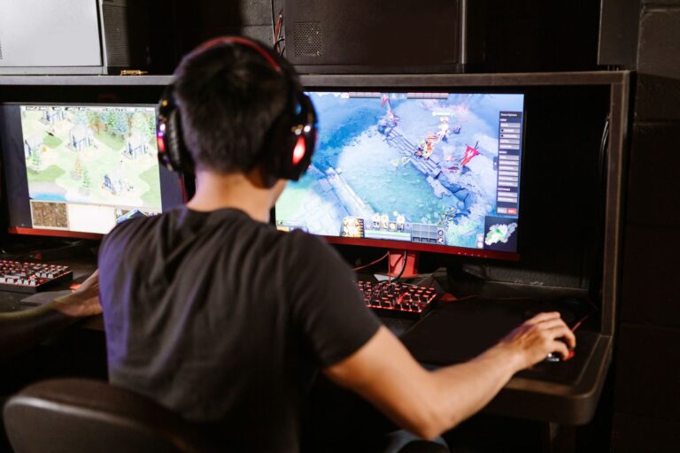Close gaming monitor