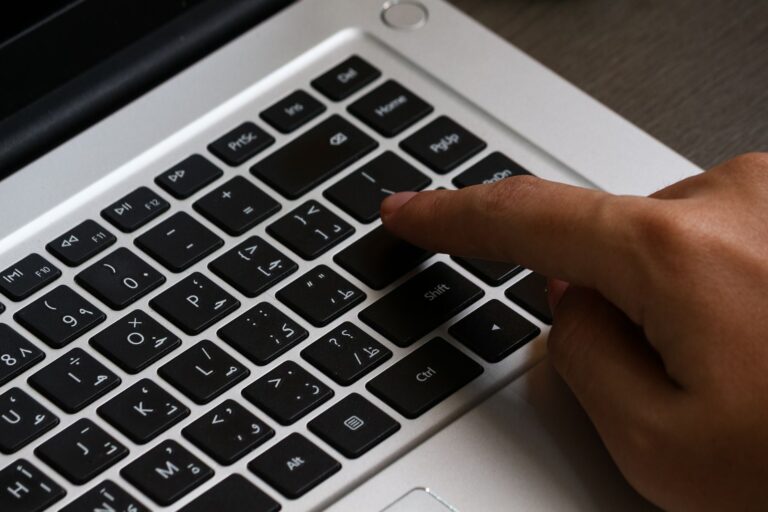 Laptop keyboard close