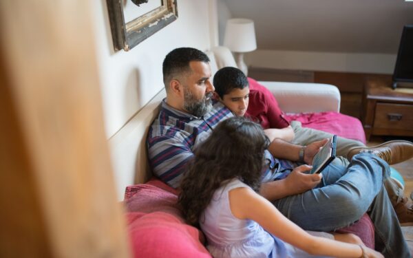 How to set up a shared family tablet that stays safe, organized and conflict free