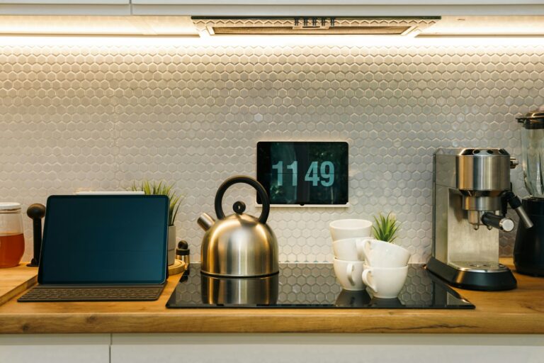 Kitchen bookshelf speakers