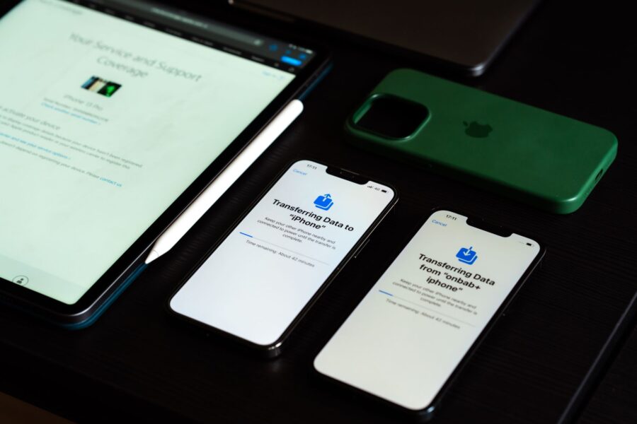 Two smartphones data