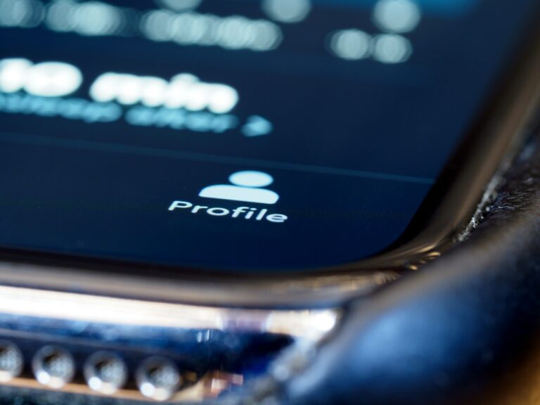 Dual sim settings screen closeup