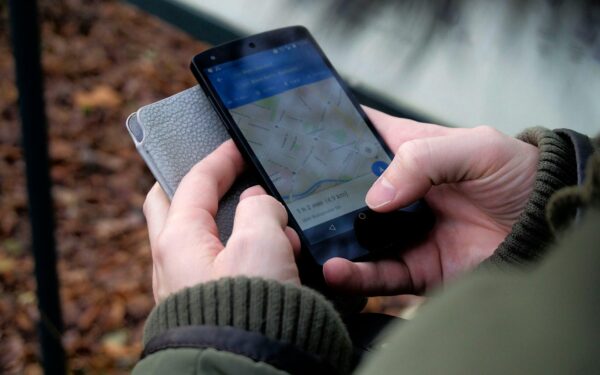 How to use location sharing on your smartphone safely and usefully