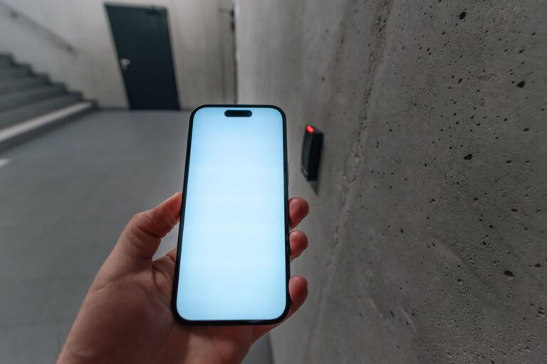 Smartphone unlocking car