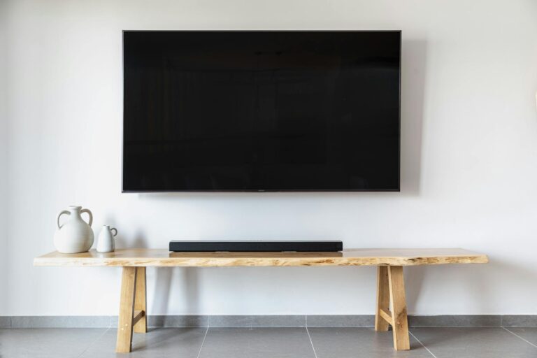 Wireless speaker kitchen soundbar under living room