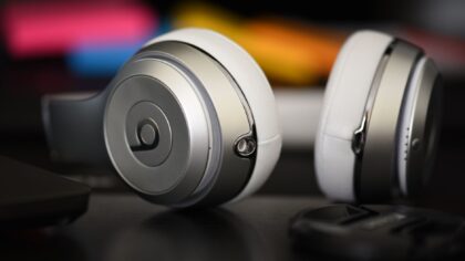 Noise cancelling headphones buying guide for travel, work and everyday use