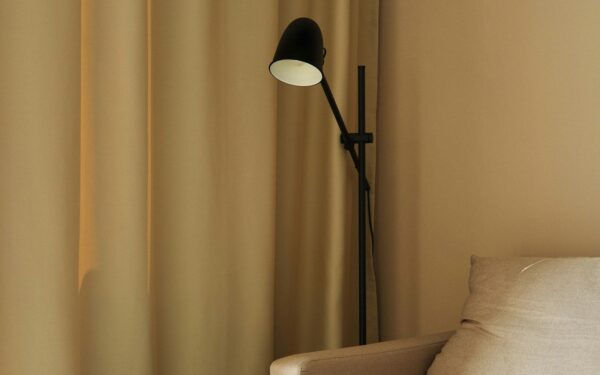 Practical guide to smart plugs: how tiny adapters make any home device more useful