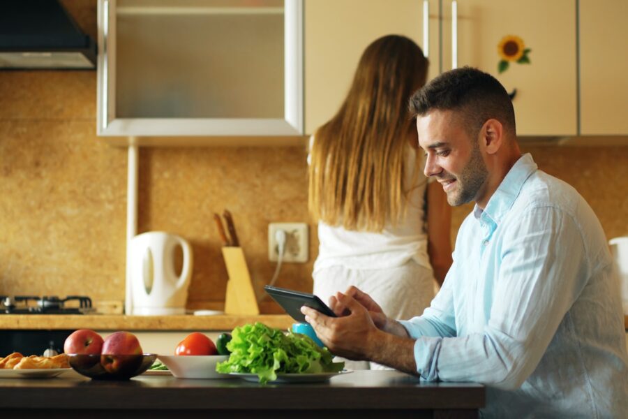 Smart speaker kitchen