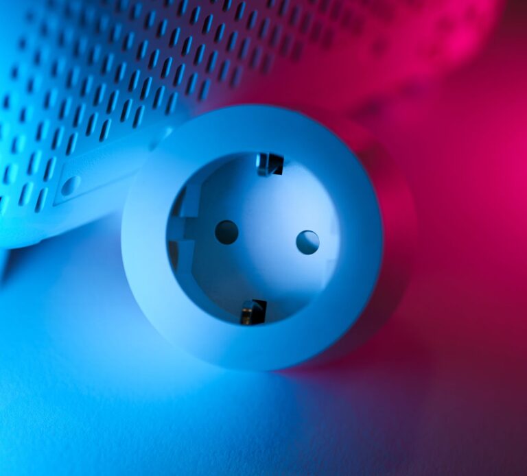 Smart plug wall
