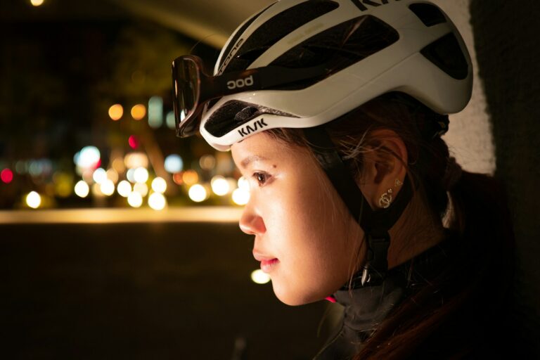 Smart cycling helmet