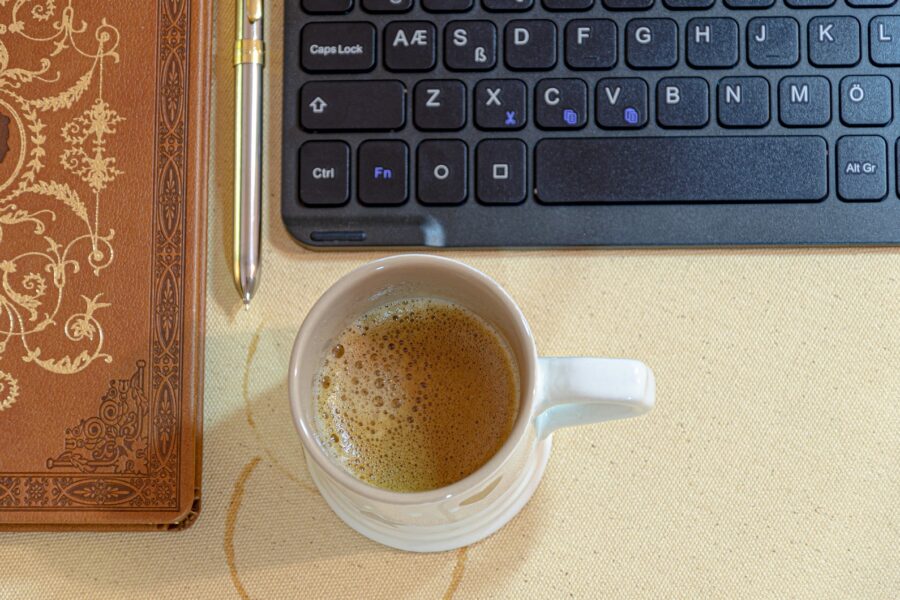 Tablet keyboard desk