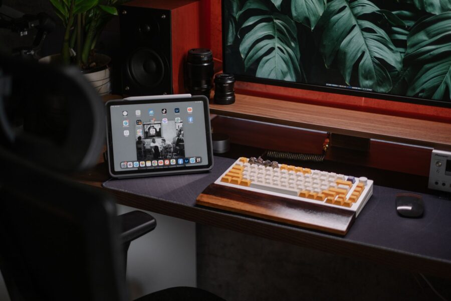 Tablet stand desk